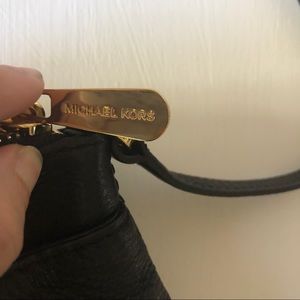Michael Kors Bags - Michael Kors leather side purse Michael Kors Bags - Michael Kors leather side purse